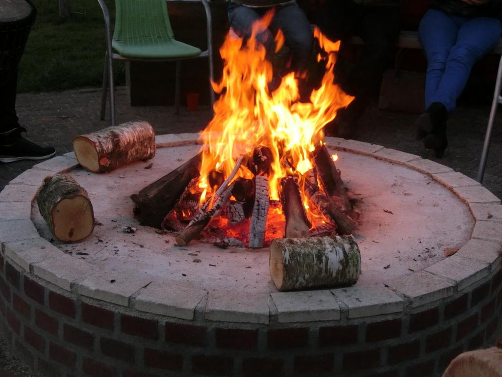 Pipowagen Camping Puur Genieten Bed and Breakfast Someren Esterno foto
