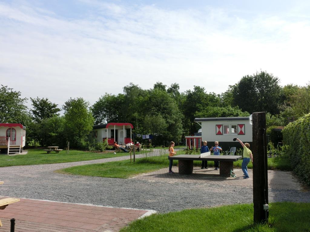 Pipowagen Camping Puur Genieten Bed and Breakfast Someren Esterno foto